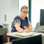 L’actif et le passif d’une entreprise composent son bilan, essentiel pour comprendre sa santé financière.